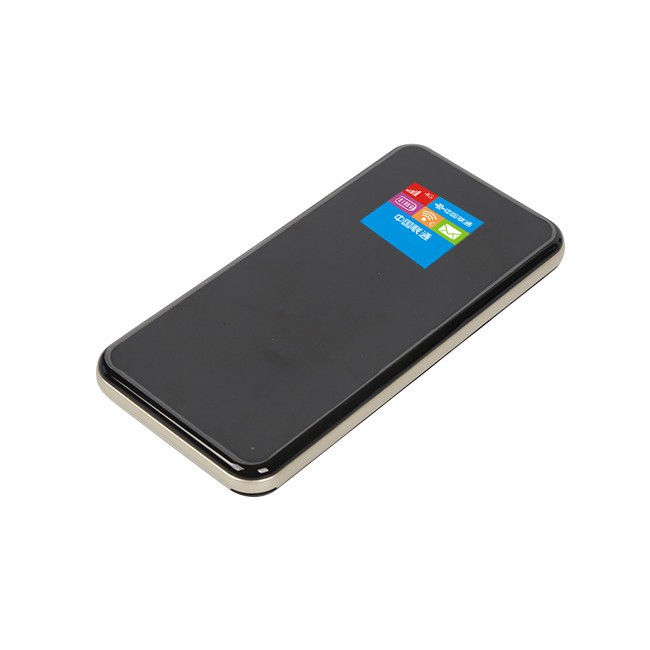 LCD zaslon i Power Bank usmjerivač